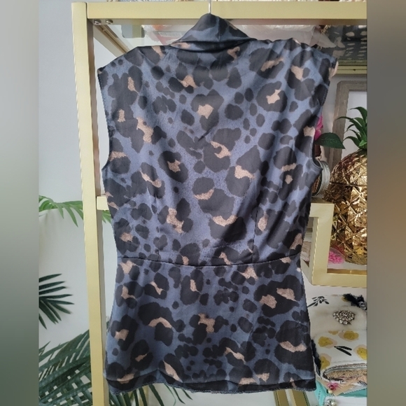 Ann Taylor Cowl Neck Leopard Sleeveless Top in Navy Blue Women's Size 2 - Picture 5 of 7